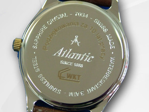 Grawerowane logo na zegarku (zdjęcie)